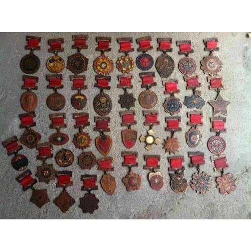 40pcs Collect Chinas military medal in Anti-Japanese War set different medals