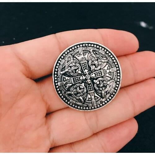 Armadura Norse Shield Symbol Viking Brooch Medieval Armor Broch Vintage Brooches Fibula Cloak Pin Shawl Pin Cosplay Accessory