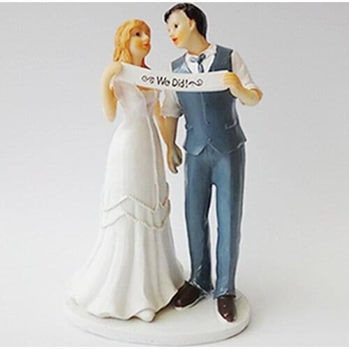 We Got Married Bride And Groom Wedding Props Cake Topper Home Decor High Grade Resin Figurine Craft Gift Party Cake Stand