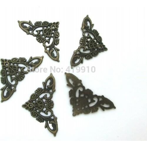 20pcs Embellishment Findings Triangle Antique Bronze Hollow Pattern 3.5cm x 3.5cm M01289