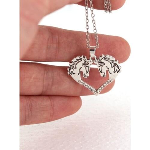Hzew new two horse head heart shape pendant necklace Ancient silver color horse necklaces gift