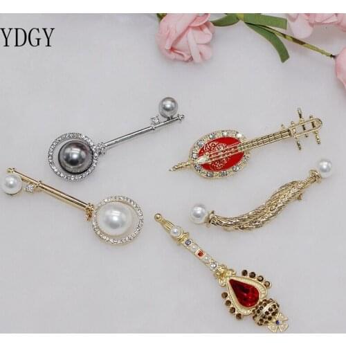 Ydgy fashion retro Baroque crown cross little magic wand popular female Brooch pearl key female popular Brooch