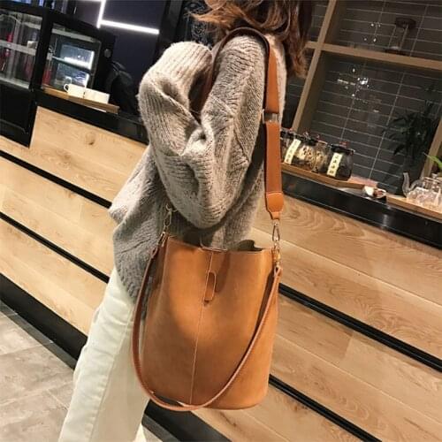 Crossbody Bag for Women Vintage Bucket Tote PU Leather Shoulder Bag Handbags with Adjustable Strap Retro Messenger Bags