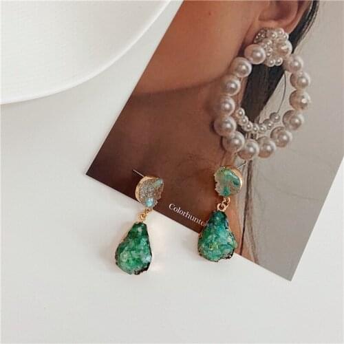 Origin Summer Retro Green Color Natural Stone Pendant Earrings Waterdrop Irregular Geometric Dangle Drop Earrings for Women 2021