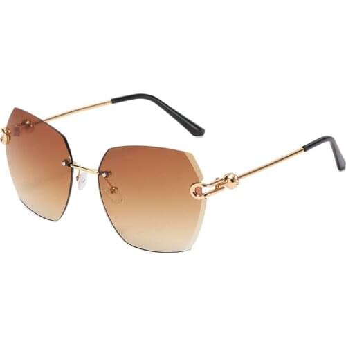 2021 new European and American fashion trend Sunglasses Womens Sunglasses mens bright black retro glasses