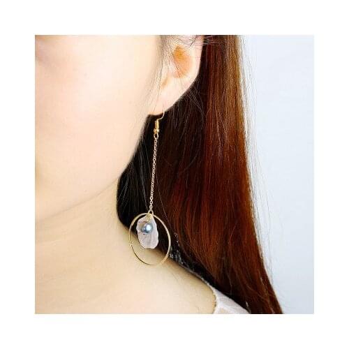Gardenia Personality Design Asymmetric Simple Simple Transparent Flower Shell Round Bead Earring Ear Clip