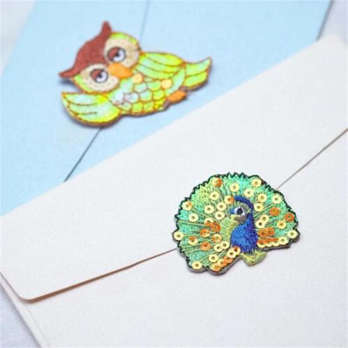 1 Piece Small Sequins Owl Peacock Sequins Patches Fashion Applique Fashion Clothing Decoration Iron On or Sew On Patches for DIY