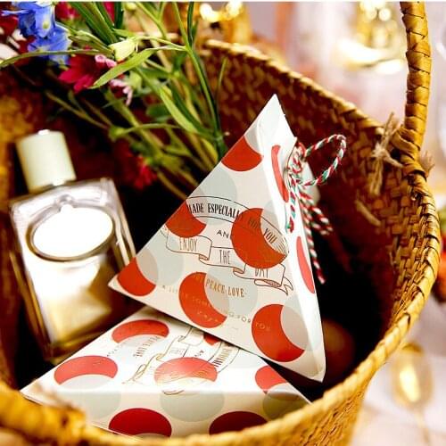 European wedding candy box super simple folding retro wave point wedding with hand gift box hot stamping candy box