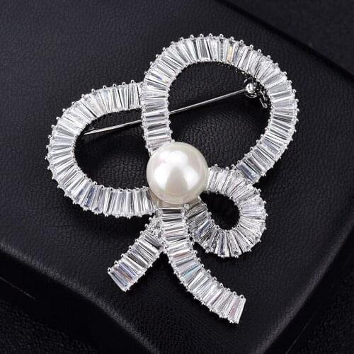 Red Trees Box Package Classic Bowknot Brooch With Luxury AAA Cubic Zirconia and Man-made-Pearl Fashion Elegant New Year Gift