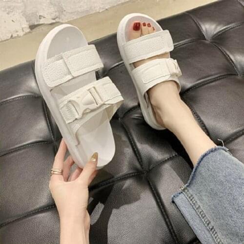 Sandals and slippers womens summer wear 2020 new fashion all-match platform slippers women flat-bottom beach shoes