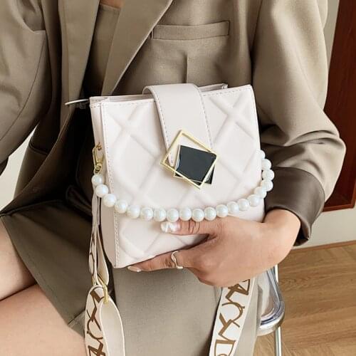 Lattice Pattern Shoulder Bags for Women Wide Strap Crossbody Bag Pu Leather Handbag Small Tote Bag Female Pearl Chain Bucket Bag