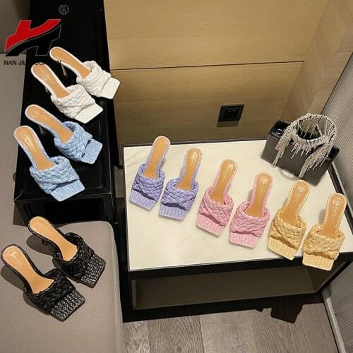 Summer New Womens Sandals Fashion Woven Square Toe Design Slippers Open Toe Candy Color Outdoor Womens Shoes Plus Size 40