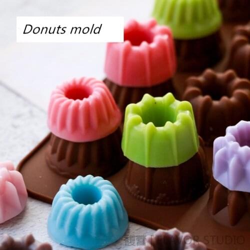 20.5x11x1.5cm DIY Donut Mold Maker Non-Stick Baking Pastry Cookie Chocolate Mold Muffin Cake Mold Dessert Tools