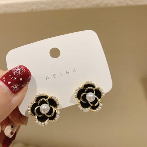 YAOLOGE Black Flower Pearl Stud Earrings For Women Geometric Alloy Earrings 2021 Fashion Party Jewelry Ear Accessories Brincos