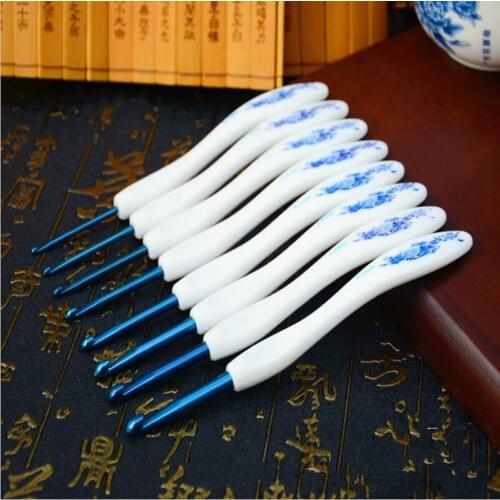 8 Size 2.5-6mm Crochet Hook Set Aluminum Ergonomic Crochet Needles with Soft Rubber Grip Cushioned Handles Needles