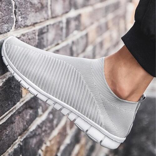 Brand Top 2021 Women Girl Summer Shoes Flat Couples Spring Causal Pink Breathable Sneaker Womens Flying Weaving Running Shoes