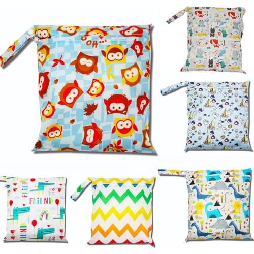 Baby Wet Dry Bag Printed Waterproof Wet Dry Nappy with Zipper for Baby Diapers Nappies Waterproof Reusable 30cm*28cm
