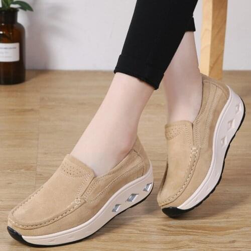 Genuine Leather Rocking Shoes Women Spring Style Slip-on Platform Muffin Mom Leather Shoes Travel Leisure Lazybones' Shoes