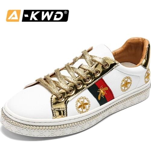 2020 Fashion Black Embroidered Bee Casual Shoes Men Women Glitter Footwear Embroidery Flats Shoe Europe Station Wild Mens Shoes