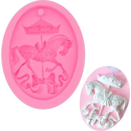 KUXSE 3D Carousel Horse Silicone Mold Fondant Cake Decorating Tools Candy Chocolate Soap Molds Baking Tool