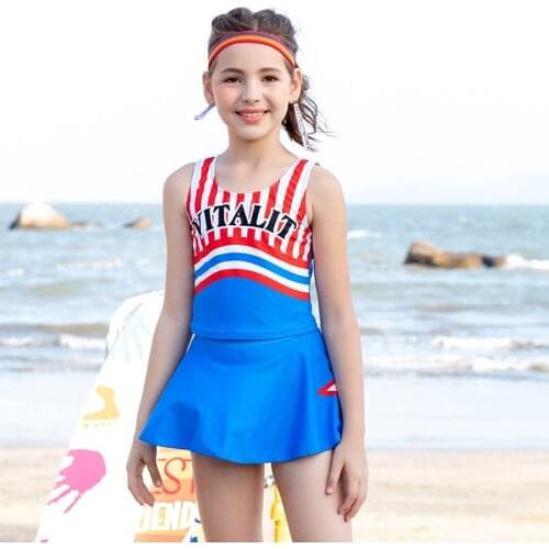 The lates girl swiming 2-piece suit fashion, comfortable suitable for girls age 6-13