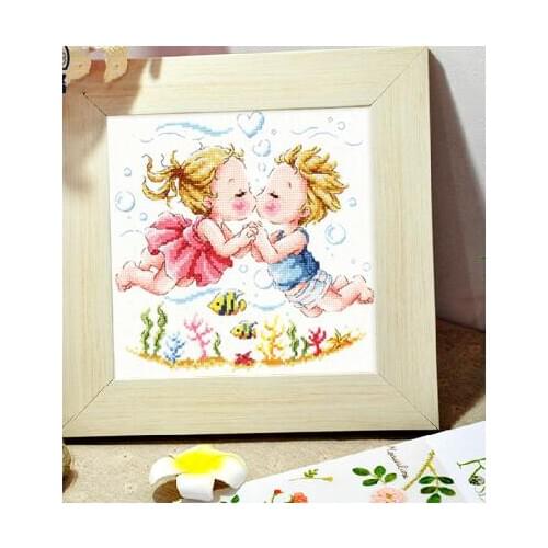 Gold Collection Lovely Counted Cross Stitch Kit Bubble Kiss in Water Boy and Girl SO