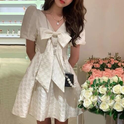 French Style V-neck Slim Dress Super Fairy Sweet New Retro Gentle White First Love Skirt Womens Summer