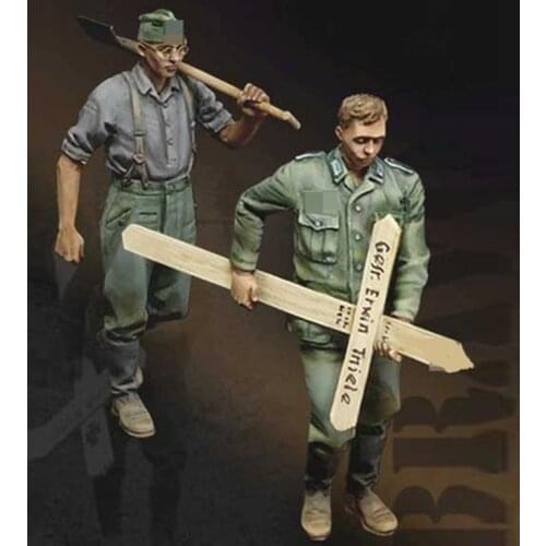 Two Germans in World War II need to assemble and paint 1:35 resin soldier sand table model