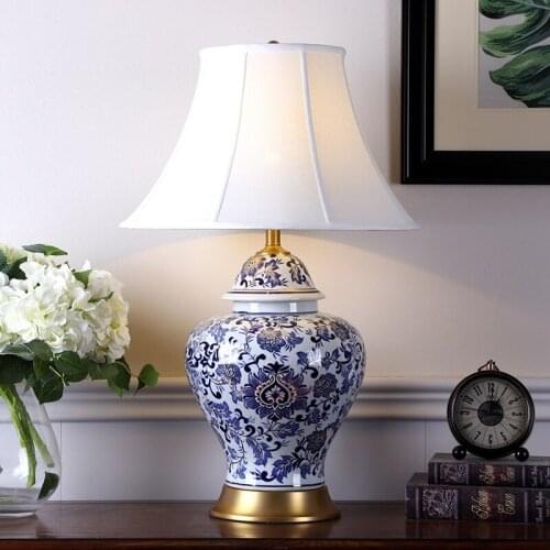 Jingdezhen Hand Painted Blue and White General Tank Ceramic Table Lamp