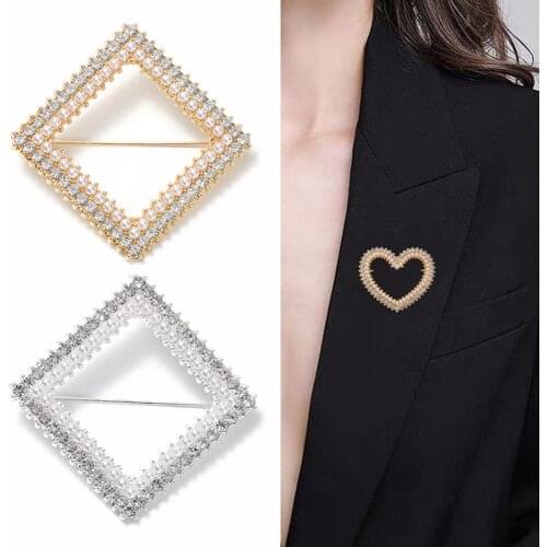 Elegant Butterfly Pin Pearls Brooch For Women Rhinestone Cherry Blossoms Brooches Clothes Decoration Jewelry Gifts