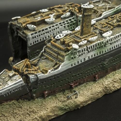 Aquarium Fish Tank Vintage Decorative Lost Wrecked Boat Titanic Ship Ornaments Resin Design Pet Supplies Home Decorations