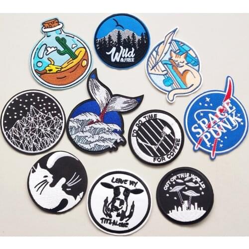 Round Drifting Bottle Embroidery Patches Whale tail Iron On Patch Embroidered Clothes Patchs Badge Appliques Stickers CX321-330