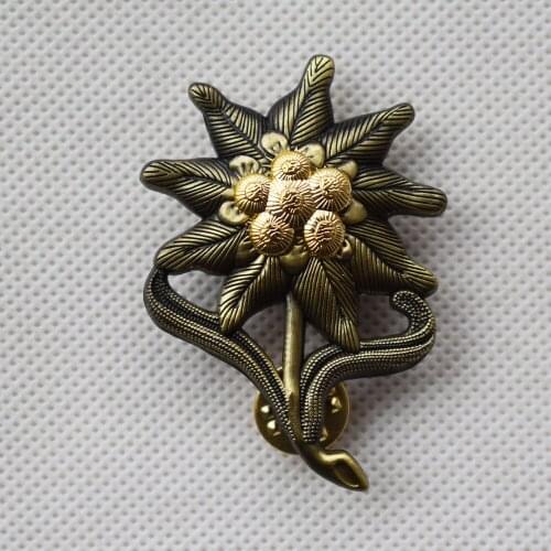 WWII GERMAN EM EDELWEISS MOUNTAIN INFANTRY CAP BADGE MEDAL