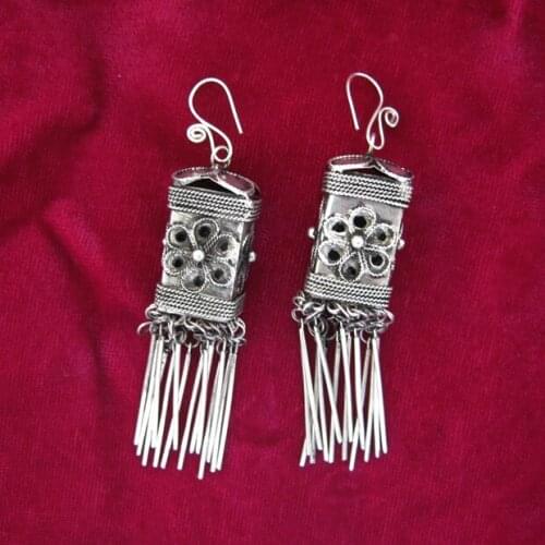 National wind retro earrings handmade Miao Yinhan clothing accessories around the silk flower earrings