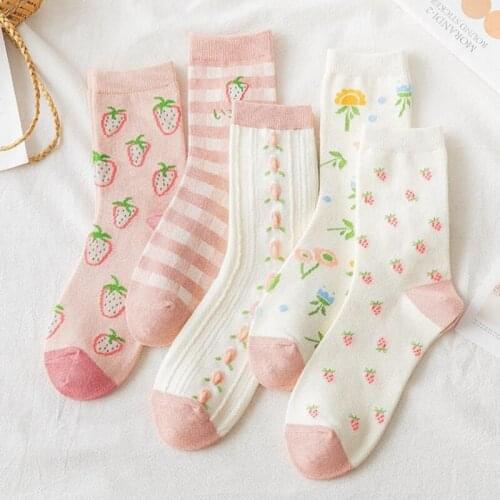 2021 Womens Socks Japanese Harajuku Style Cute Strawberry Flower Pattern Design Funny White and Pink Girls Spring Autuma Sock