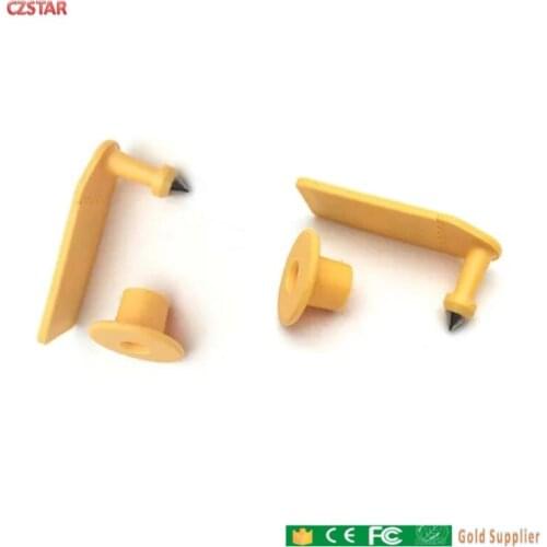 Safe Harmless Disposable Livestock Tracking UHF RFID Animal Identification Ear Tags long range for reader tag
