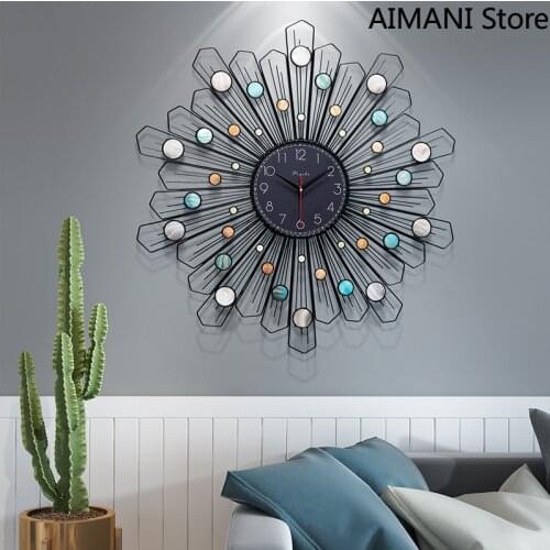 Nordic Personality Wall Clock Living Room Home Modern Fashion Creative Clock Hanging Wall Simple Light Luxury Clock Decoration