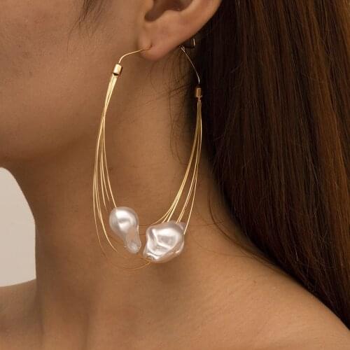 Womens retro big pearl hoop earrings layered hoop big earrings fashion accessories Korean wedding earrings jewelry gifts 2021