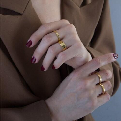 2020 New Gold Color Ring Smooth Surface Stainless Steel Unisex Wedding Rings for Women Men Lover Anniversary Jewelry Gift