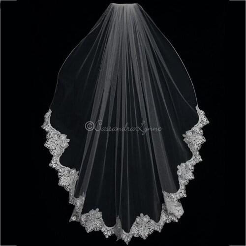 2021 Stunning Wedding Veil With Comb Lace Edge Soft Net Custom Made Short Bridal Veil Cheap