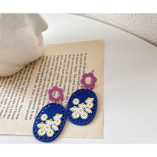 Origin Summer Multicolor Daisy Flowers Painted Arcylic Daisy Earring for Women Delicate Hollow Geometric Plant Earring Jewelry