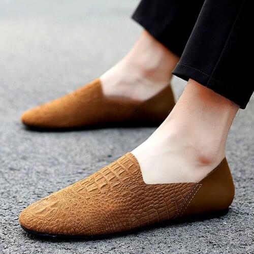 Moccasins Men Casual loafers shoes breathable genuine leather Flats slip on fashion Prom party Dress Shoes men footwear