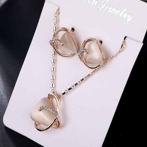 European and American fashion necklace two-piece jewelry set with triangle opal crystal necklace set for women gifts