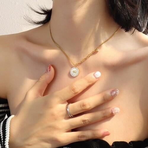 YUN RUO Luxury Crystal Drill Shell Rose Pendant Necklace for Woman Choker 18 k Gold Color Fashion 316 L Stainless Steel Jewelry