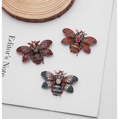 Exquisite retro fashion insect dripping brooch moth bee butterfly brooch brooch accessories female luxury jewelry