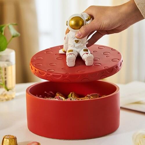 Nordic Creative Storage Gift Box Astronaut Sealed Candy Storage Box Covered Living Room Kitchen New Year Snacks Drawer Organizer