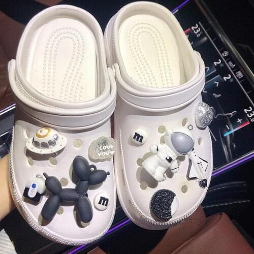 2021 Hot Sale Charms for Crocs DIY Fashion Quality Clogs Shoe Accessories Lovely Space Astronaut Croc Decoration Luxury Bundle