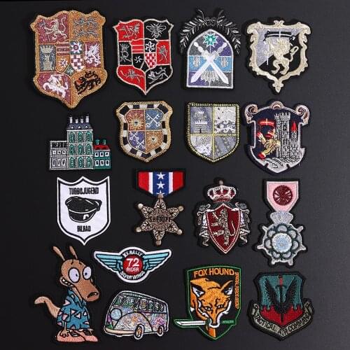 High Quality Embroidery Royal Soldier Fox Head Patches Morale Lion Badge DIY Dinosaur Flower Bus Fashion Garmnet Accessory