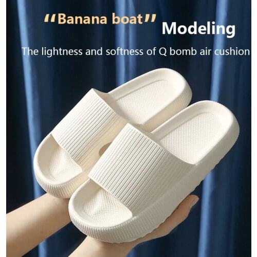 ZK50 New Thicker Comfortable Slippers For MenAnd Women Home BathroomBath Home Sandal And Slippers CoupleThick Bottom Summer Wear