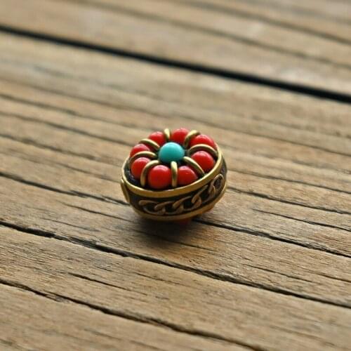 TZ-F03 Handcraft Nepal Buddhist Tibetan Charms Beads Antique Gold Retro Brass Red Green Tribal Boho Loose Original Beads DIY